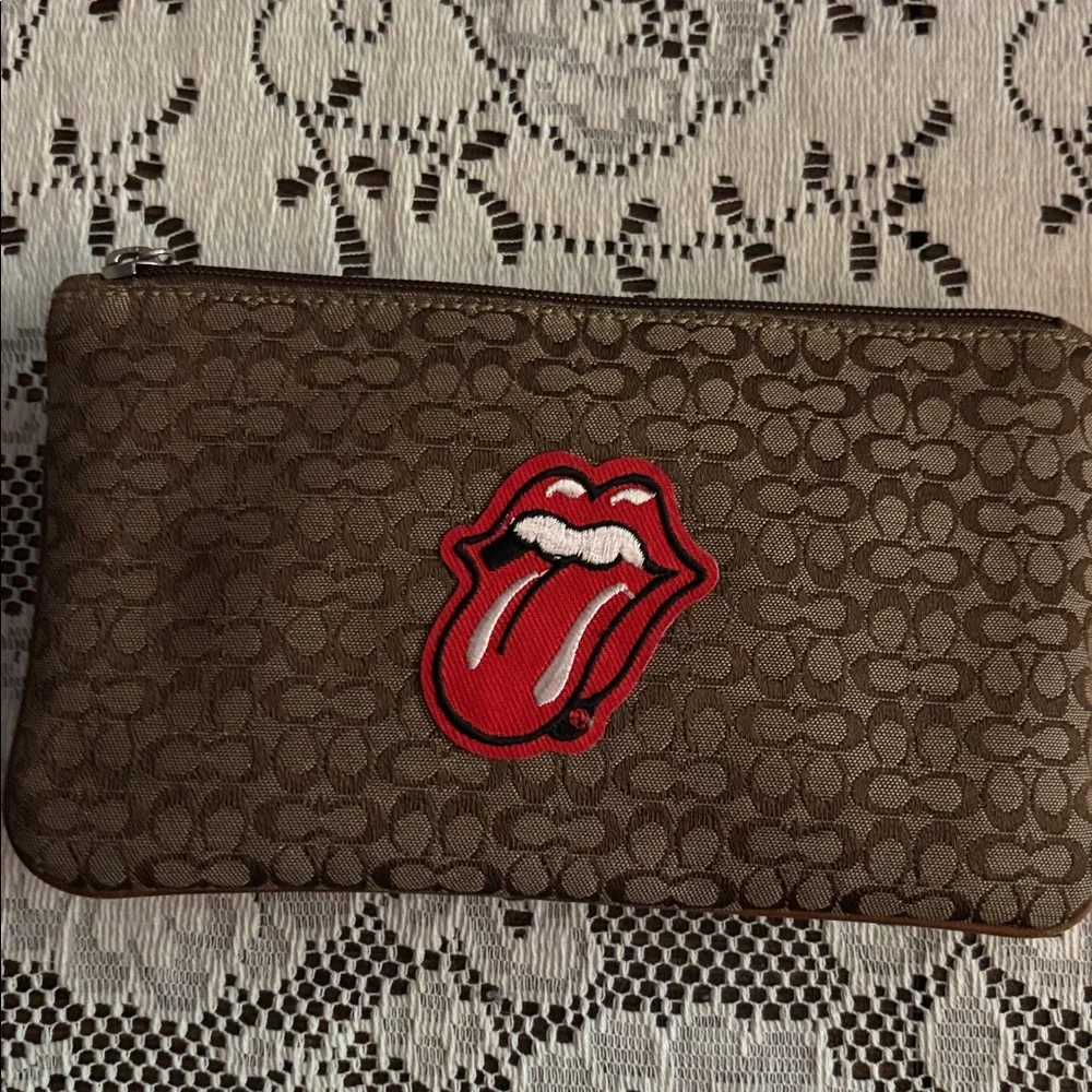 Coach  UPCYCLED soho buckle patches small c jaccard wristlet pouch